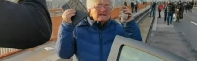Kako je baba sa protesta koja je krenula na ručak za vreme blokade postala najveći fake news u Srbiji