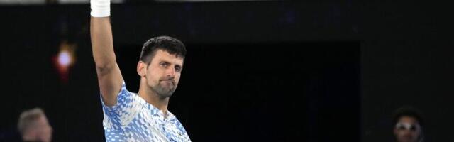 SALVA EMOCIJA NA ROD LEJVER ARENI: Novak majci Dijani čestitao rođendan i napravio ŠOU u Melburnu!