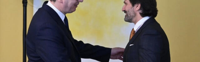 “Srbija ostaje posvećena izgradnji snažnih partnerstava sa prijateljskim zemljama”: Predsednik Vučić sa slovenačkim ministrom odbrane (FOTO)