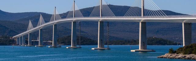 Otkrivene pukotine na Pelješkom mostu: Skandal otkrili Italijani, hitno se oglasile Hrvatske ceste