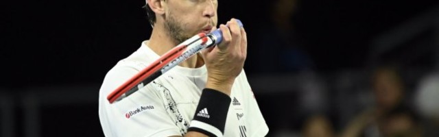 KIRJOS VODIO 2:0, TUKAO SE REKETOM PA GLAVI, pravio cirkus i izgubio! /VIDEO/