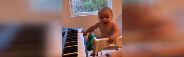 Beba đuska "za sve pare" (VIDEO)