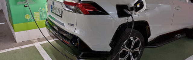 U novom Auto magazinu testiramo Toyotu RAV4 Plug-In Hybrid