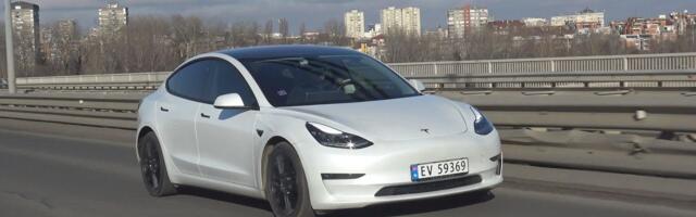 Tesla u minusu za 44% a i u plusu