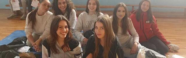 FOTO: To je omladina za primer! Maturanti inicirali akciju dobrovoljnog davanja krvi