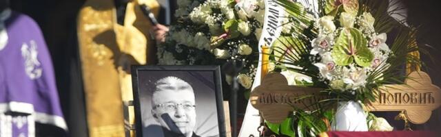 Saša Popović sahranjen uz omiljenu pesmu: Ispratila ga porodica, političari, cela estrada... (FOTO)