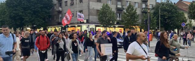 Kutije za donacije porodicama ugroženim požarima postavljene na Đačkom trgu, posle 20 sati na Trgu Radomira Putnika (BLOG)