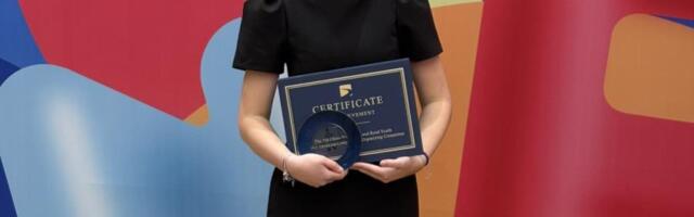 Mlada Jovana iz Paraćina briljirala na prestižnom takmičenju u Kini: Impresionirala žiri besedom i osvojila nagradu!