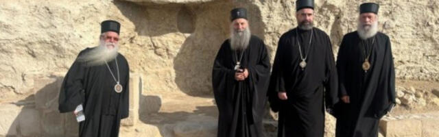 PATRIJARH PORFIRIJE POSETIO MESTO KRŠTENJA ISUSA HRISTA Poglavar SPC stigao u Jordan, na lični poziv princa Gazija Bin Muhameda (FOTO)