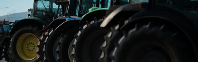 Грчки пољопривредници протестују у луци Игуменика на северозападу Грчке