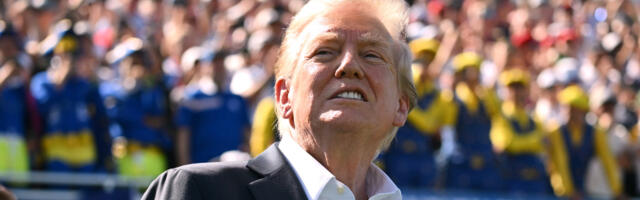 Tramp preti: Treba sve dići u vazduh