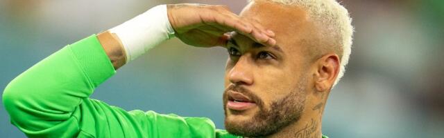 Ronaldinjo na Nejmarovoj strani: "Na jednoj nozi je bolji od većine Brazilaca"