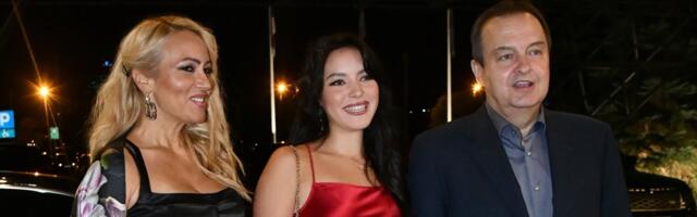 Sina Ivice Dačića znamo svi, a ovo je njegova NASLEDNICA Andrea (20) koja je pokazala veliki TALENAT ZA POLITIKU - MNOGI U ČUDU KOLIKO JE SLIČNA NA OCA!