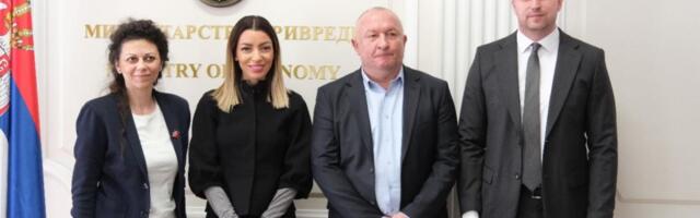 ĆIĆEVAC I PETROVAC NA MLAVI DOBIJAJU NOVE LOKALNE PUTEVE Ministarka Mesarović potpisala važne projekte: Borimo se za dalji razvoj infrastrukture!