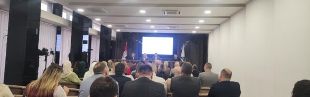 Plakete i povelje zaslužnima povodom Dana grada u Novom Pazaru