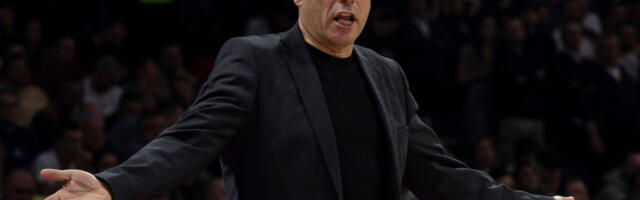 Totalni haos: Itudis eksplodirao, napao novinara posle pitanja