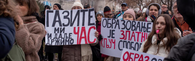 „Ne dirajte nam nastavnike“ – protestna šetnja danas u Nišu