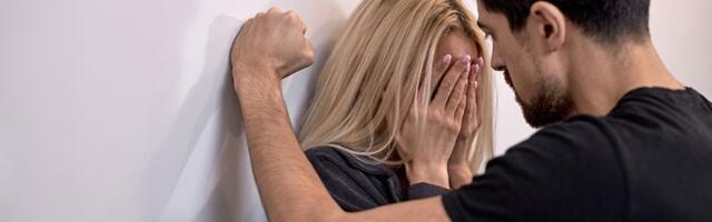 Horor na Cvetkovoj pijaci: Čovek šamara ženu (UZNEMIRUJUĆI VIDEO)