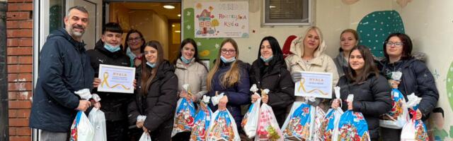 Učenici Ekonomske škole u Nišu prikupili paketiće za decu kojoj je pomoć najpotrebnija