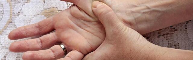 OSEĆATE KAO DA VAS BOCKAJU IGLICE ILI VAM RUKA TRNE? Nikako nemojte da IGNORIŠETE simptome - POSLE NEMA KUKANJA