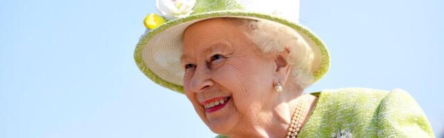 Recept za omiljenu čokoladnu tortu kraljice Elizabete: Uvek se pravila za njen rođendan i važne posete!