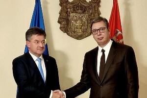 Вучић се састао са Лајчаком