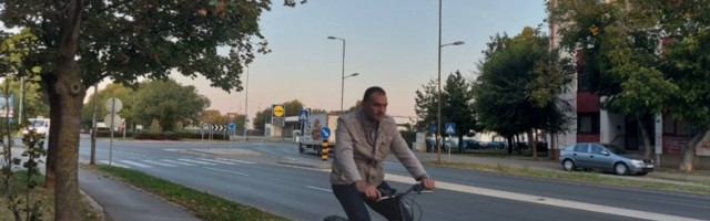 GRADONAČELNIK NA DVA TOČKA: Čelnik Zrenjanina na posao stigao biciklom