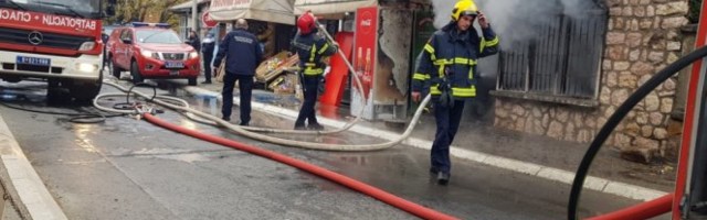 (FOTO) DRAMA U NOVOM PAZARU: U požaru potpuno izgoreo restoran, VATRENA STIHIJA PRETI OKOLNIM KUĆAMA