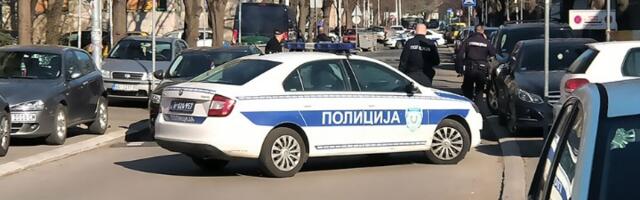 Hapšenje u centru Novog Sada: Pretio putnicima u autobusu (FOTO)