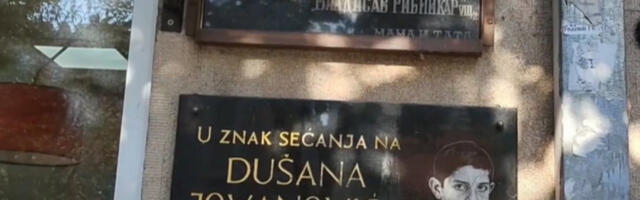 SKANDAL NEVIĐENIH RAZMERA! Oskrnavljana spomen-ploča ubijenom dečaku u Beogradu!