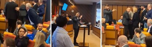 Odbornik SNS napao Pogačara: Haos na sednici Skupštine NS (VIDEO)