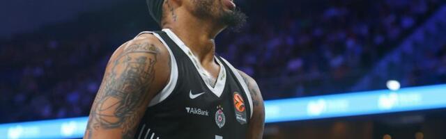 Zagonetna poruka Karlikovog agenta! Da li je sada jasnije gde Džons nastavlja karijeru? (FOTO)