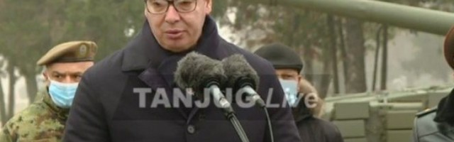 PREDSEDNIK VUČIĆ PRISUSTOVAO PRIKAZU RUSKIH TENKOVA Naši tenkisti su zadovoljni! Hvala Rusiji i Putinu!