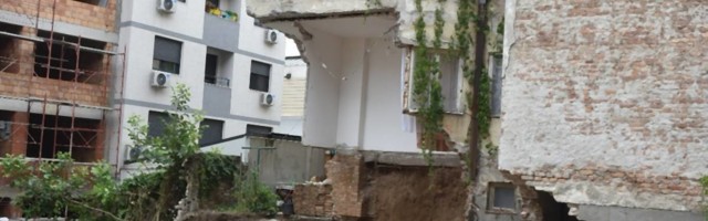 Urušavanje zgrade u Vidovdanskoj ulici je simbol urušavanja Vračara