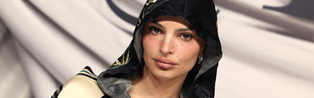 Još jedan povratak devedesetih: Čupava kapa Emily Ratajkowski je hit zimske sezone