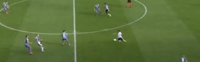 Au, kakav gol! Navijači Ajaksa u neverici, ovo će dugo pamtiti (VIDEO)