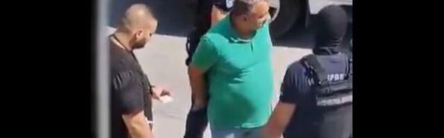 Policija hapsi građane uoči protesta u Vrbasu (VIDEO)