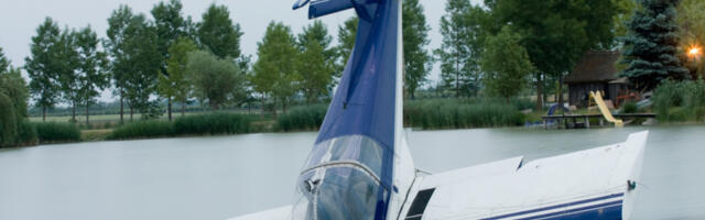 PAO AVION U SEVERNOJ MAKEDONIJI Imao problem sa motorom, ubrzo se strovalio u jezero