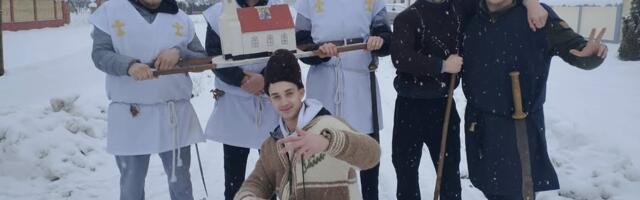 Vertepi obilaze šorove u Sremskoj Rači: Božić kao nekada, celo selo kao jedna porodica (FOTO)