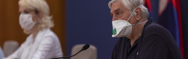 “Maske ćemo nositi bar do proleća”