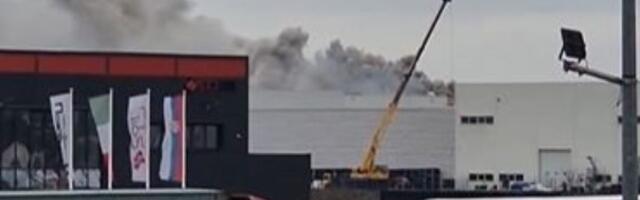 Pijani Kinez izazvao požar u fabrici u Šapcu (VIDEO)