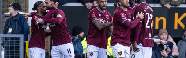 Navijači podigli avion protiv uprave, pa gledali kako se njihov tim muči: Vest Hem u bizarnom meču prošao dalje u FA kupu /VIDEO/