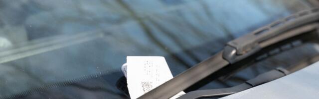 Pronašla poruku ispod brisača na autu i zanemela: Brak joj se raspao istog dana