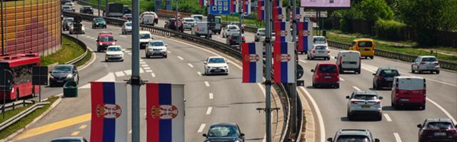 SVI SE UPRAVO VRAĆAJU SA ODMORA! Na putevima u jednom delu Srbije stvaraju se kilometarske kolone! OVO SU KRITIČNE TAČKE! (FOTO, VIDEO)