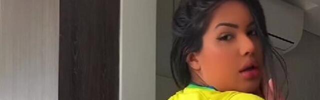 Daje krila Nejmaru i ekipi: VRELA AJARLA navija za Brazil, igra fudbal i LOMI MUŠKA SRCA! Hoće li je Piksijevi "Orlovi" razočarati? (FOTO GALERIJA, VIDEO)