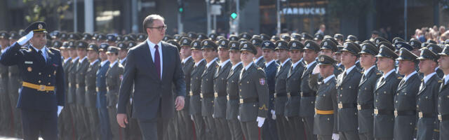 Promocija mladih oficira: Vojni vrh koji se plaši naroda