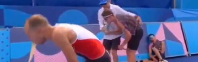 Olimpijac POVRAĆA posle plivanja u ZAGAĐENOJ Seni (VIDEO)