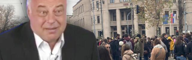 U NJEGOVIM SU RUKAMA I NOŽ I POGAČA, SADA ZNAMO ČIJI SU BLOKADERI: Kako je Alek Kavčić prekinuo igranku sa plenumima, skinuo rukavice i pokazao ko je gazda