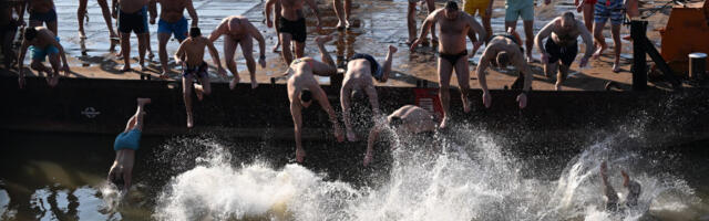 Одржано пливање за Часни крст испод Београдске тврђаве