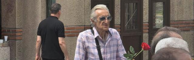 Evo ko sve danas stoji uz porodicu Andrije Bajića: Pevačica, harmonikaš i glumac među prvima na sahrani